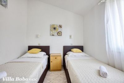 Apartamenty z basenem Bobanac