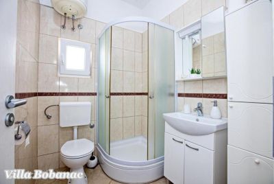 Apartamenty z basenem Bobanac