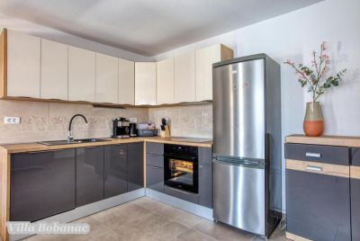 Apartamenty z basenem Bobanac