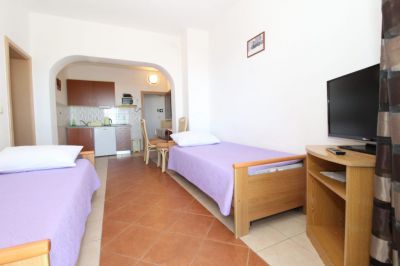 Apartamenty Mandre Karas