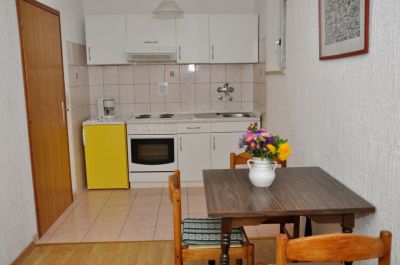 Apartamenty i konoba Mama