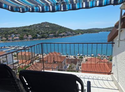 Apartament Radonic Tisno-Murter