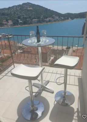 Apartament Radonic Tisno-Murter