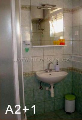 Apartmani TONĆI i IRIS***